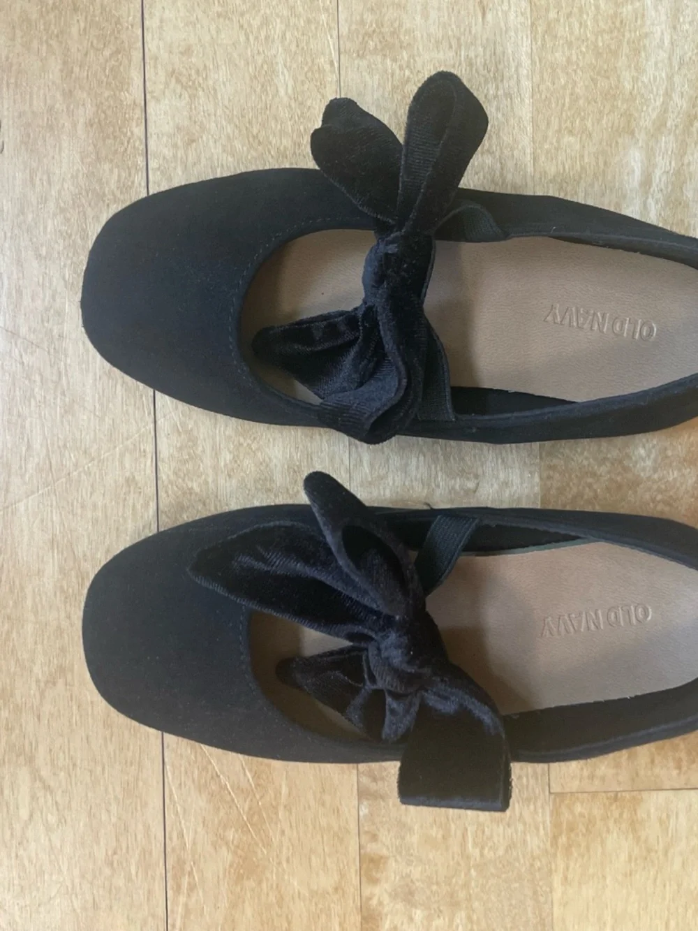 Old Navy Black Velvet Bow Ballet Flats